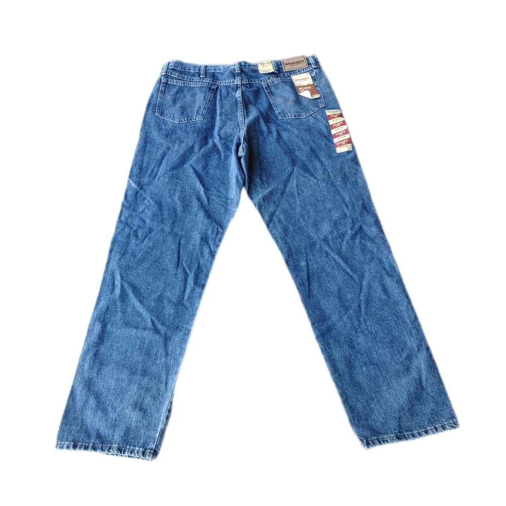 NWT Wrangler Rugged Wear Relaxed Fit Medium Wash Mens Jeans 40x34 35001SW Cotton